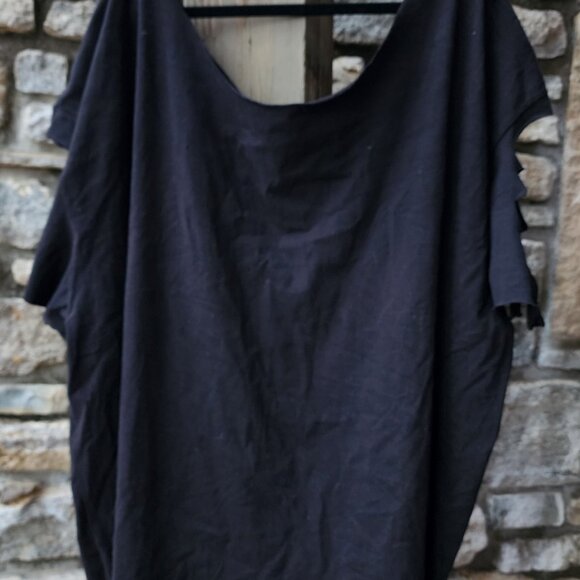 Tattoos Are Trashy Slashed Graphic Tee NWT - Picture 3 of 3